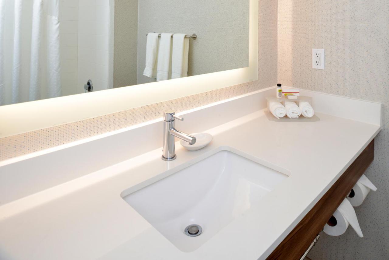 Holiday Inn Express Lodi By Ihg Exteriör bild